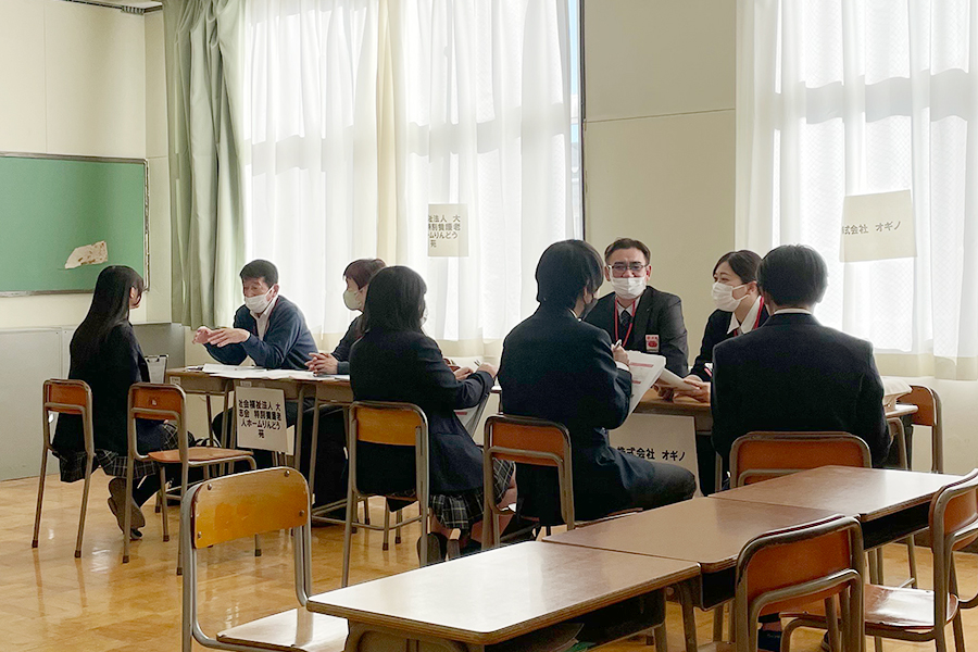 写真：中学生の方へ